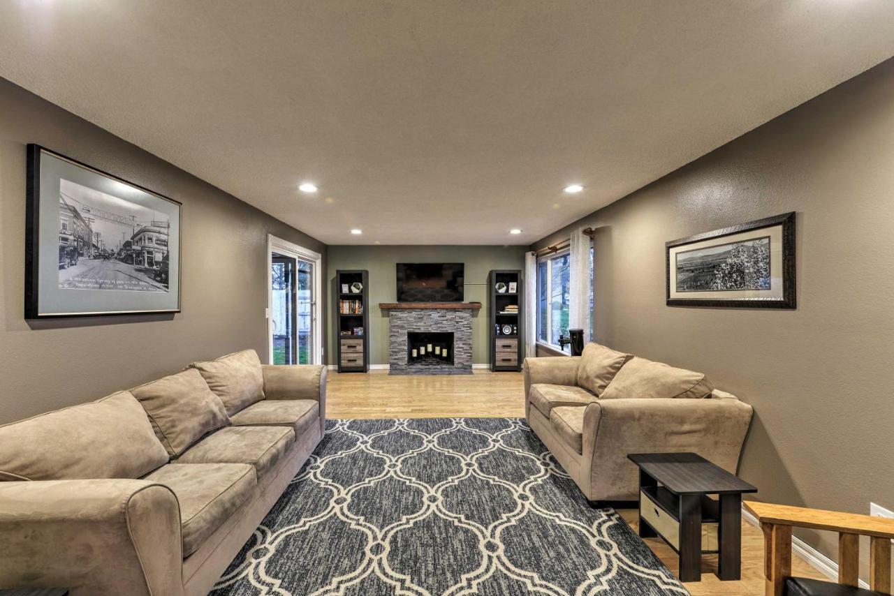 Central Medford Family Retreat With Large Yard! Eksteriør billede
