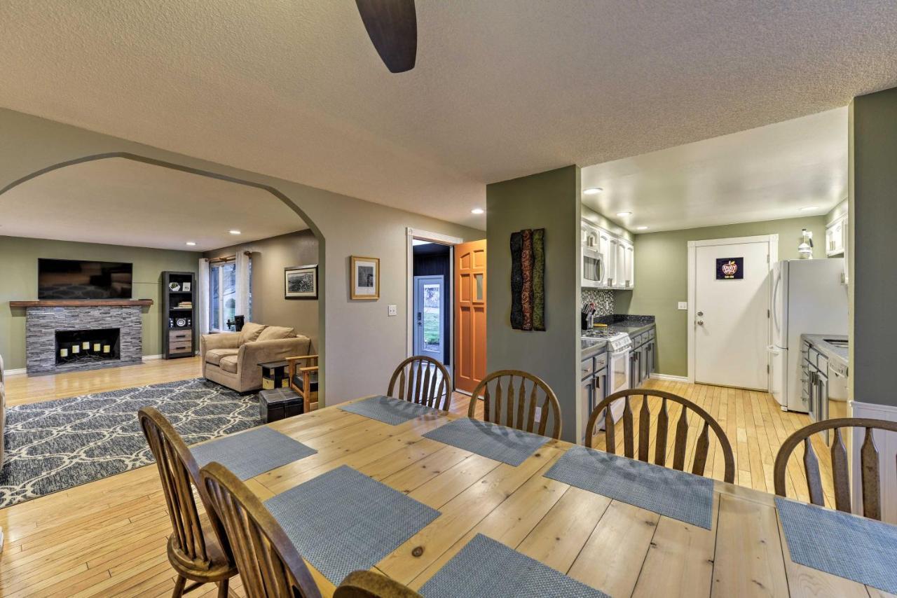 Central Medford Family Retreat With Large Yard! Eksteriør billede